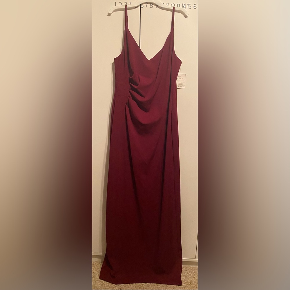 NWT DAVIDS BRIDAL BURGUNDY BRIDESMAID DRESS